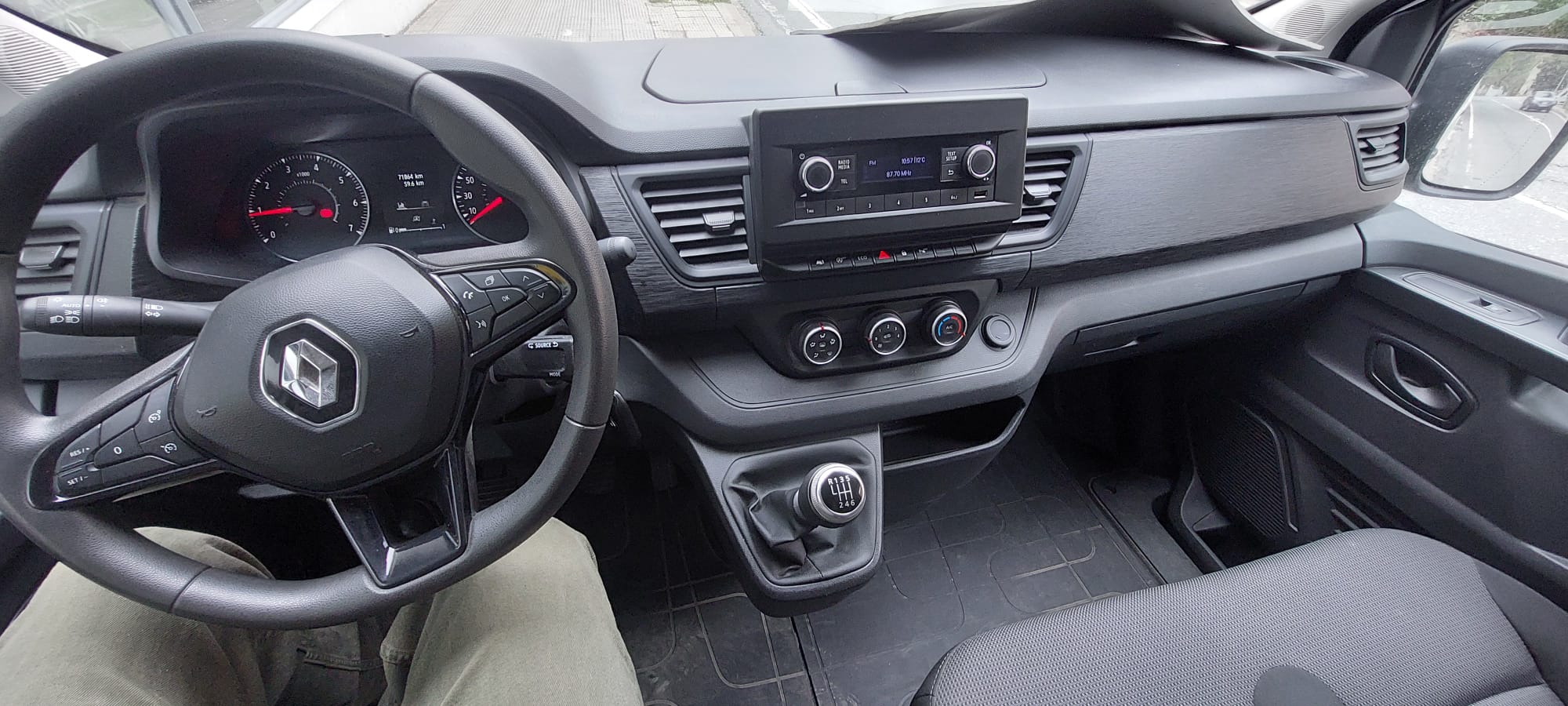 Renault Trafic 2.0 130cv foto 5